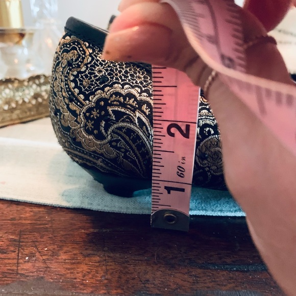 Nine West Kitten Heel brocade shoes - Picture 5 of 9